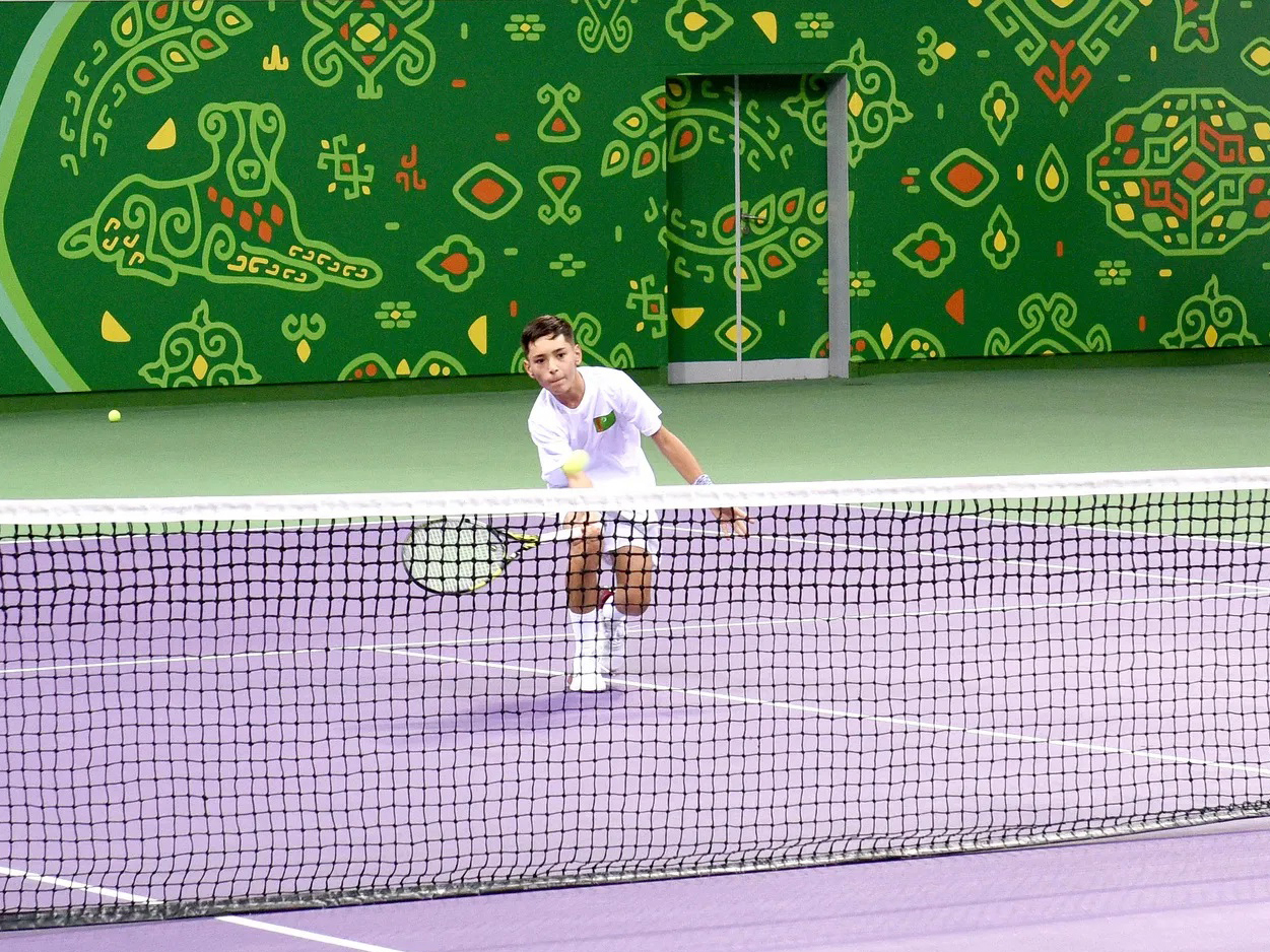 Türkmen tennisçileri «Ashgabat Open 2024» ýaryşynda ilkinji ýeňişlerini gazandylar